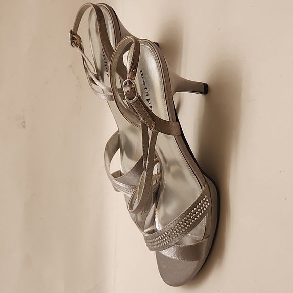 Metaphor Shoes - Metaphor Pumps Size 9